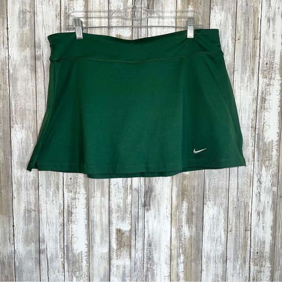 Nike Pants - Nike Green Skort